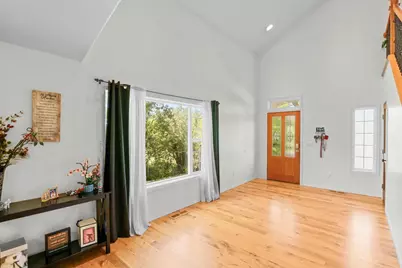 107 N 1st Street, Talent, OR 97540 - Photo 4