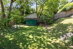 915 NW D St, Grants Pass, OR 97526 - Photo 26