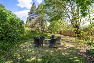 915 NW D St, Grants Pass, OR 97526 - Photo 20