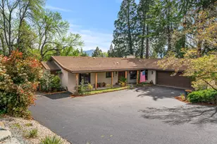 157 Littrell Dr, Medford, OR 97504 - Photo 2