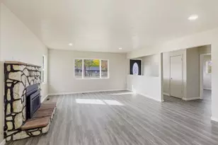 5156 Peace Ln, Central Point, OR 97502 - Photo 8