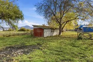 5156 Peace Ln, Central Point, OR 97502 - Photo 24