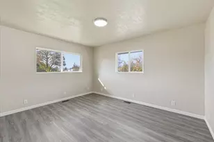 5156 Peace Ln, Central Point, OR 97502 - Photo 14