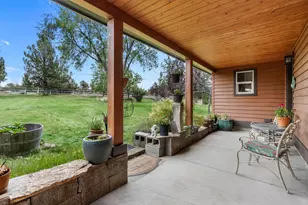 7791 SW Wickiup Ave, Redmond, OR 97756 - Photo 4