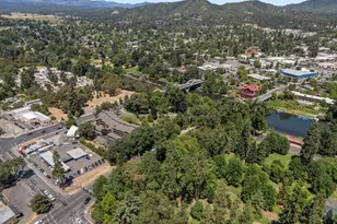 115 Rogue River Hwy, Grants Pass, OR 97527 - Photo 38