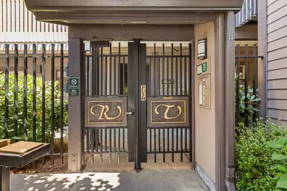 115 Rogue River Highway #APT 307, Grants Pass, OR 97527 - Photo 4