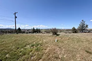 950 E B St, Madras, OR 97741 - Photo 10