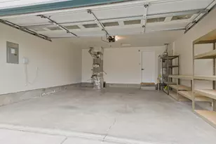 3097 NE Barrington Ct, Bend, OR 97701 - Photo 14