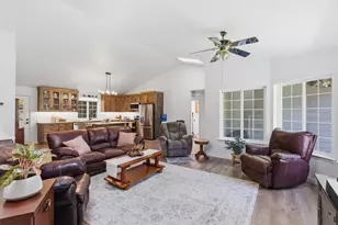 190 Spring Oak Way, Merlin, OR 97532 - Photo 10