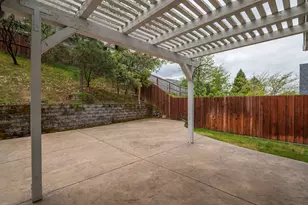 231 SE Independence Dr, Grants Pass, OR 97527 - Photo 26