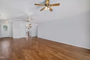 231 SE Independence Dr, Grants Pass, OR 97527 - Photo 6