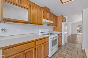 231 SE Independence Dr, Grants Pass, OR 97527 - Photo 12