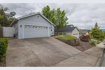 231 SE Independence Drive, Grants Pass, OR 97527 - Photo 30