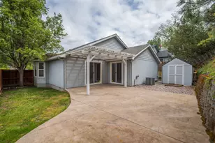 231 SE Independence Dr, Grants Pass, OR 97527 - Photo 26