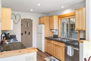 8928 Cliff Swallow Dr, Redmond, OR 97756 - Photo 16