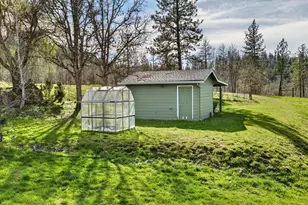 10060 Butte Falls Hwy, Eagle Point, OR 97524 - Photo 32