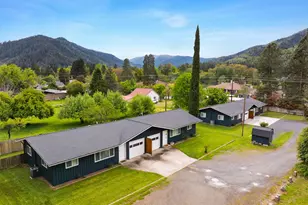 824 Pine St, Rogue River, OR 97537 - Photo 34