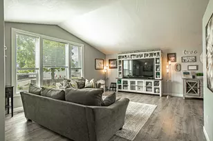 514 Coventry Ct, Eagle Point, OR 97524 - Photo 4