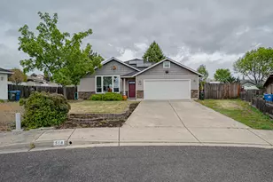 514 Coventry Ct, Eagle Point, OR 97524 - Photo 2