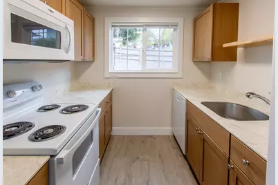 931 NW Carlon Avenue, Bend, OR 97703 - Photo 6