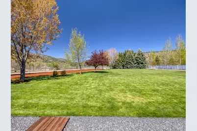 9015 Arant Road, Klamath Falls, OR 97603 - Photo 38