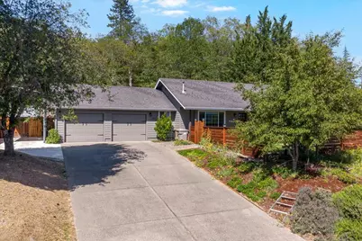 1180 NW F Street, Grants Pass, OR 97526 - Photo 6