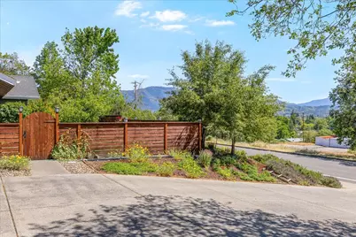 1180 NW F Street, Grants Pass, OR 97526 - Photo 8