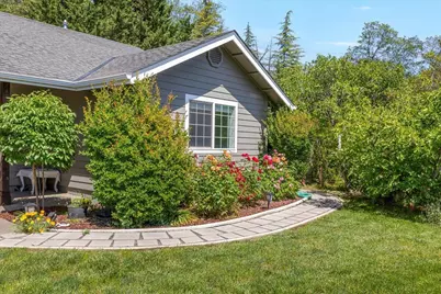 1180 NW F Street, Grants Pass, OR 97526 - Photo 10