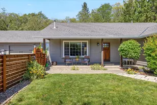 1180 NW F St, Grants Pass, OR 97526 - Photo 2