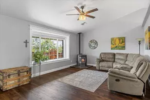 1180 NW F St, Grants Pass, OR 97526 - Photo 20