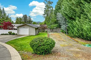 634 Towne St, Grants Pass, OR 97527 - Photo 4