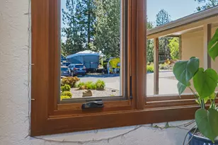 61605 Summer Shade Dr, Bend, OR 97702 - Photo 10