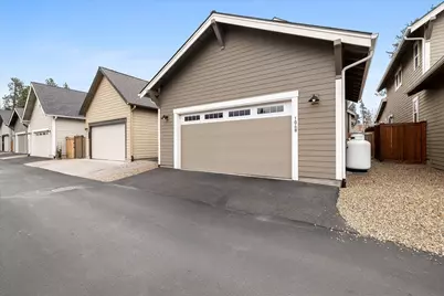 1048 E Black Butte Avenue, Sisters, OR 97759 - Photo 32