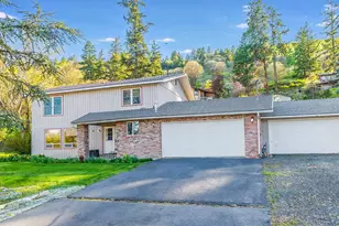 2318 Marina Dr, Klamath Falls, OR 97601 - Photo 1