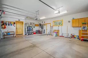 63945 W Quail Haven Dr, Bend, OR 97703 - Photo 44