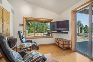 63945 W Quail Haven Dr, Bend, OR 97703 - Photo 20