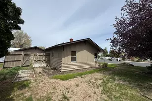 221 NE Idlewood St, Prineville, OR 97754 - Photo 10