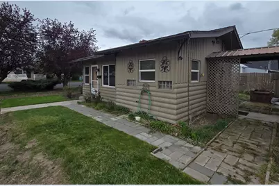 221 NE Idlewood Street, Prineville, OR 97754 - Photo 2