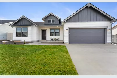 3077 Mt. Thielsen Drive #63, Medford, OR 97504 - Photo 1