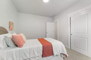 3077 Mt Thielsen Dr, Medford, OR 97504 - Photo 12