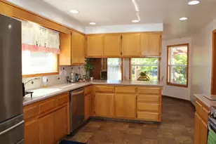 3011 Edgewood Dr, Medford, OR 97504 - Photo 14