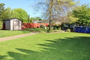 3011 Edgewood Dr, Medford, OR 97504 - Photo 2