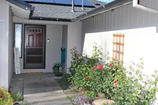 3011 Edgewood Dr, Medford, OR 97504 - Photo 6