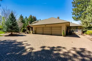 60350 Arnold Market Rd, Bend, OR 97702 - Photo 4