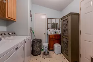 110 W 5th St, Phoenix, OR 97535 - Photo 20