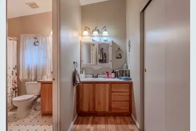 110 W 5th Street, Phoenix, OR 97535 - Photo 18