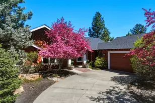 2964 NW Fairway Heights Dr, Bend, OR 97703 - Photo 4