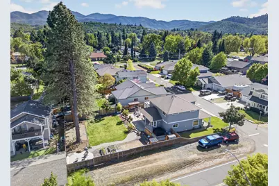 2011 Spruce Way, Medford, OR 97501 - Photo 26