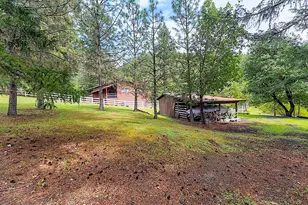 7310 N Applegate Rd, Grants Pass, OR 97527 - Photo 36