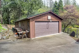 7310 N Applegate Rd, Grants Pass, OR 97527 - Photo 4